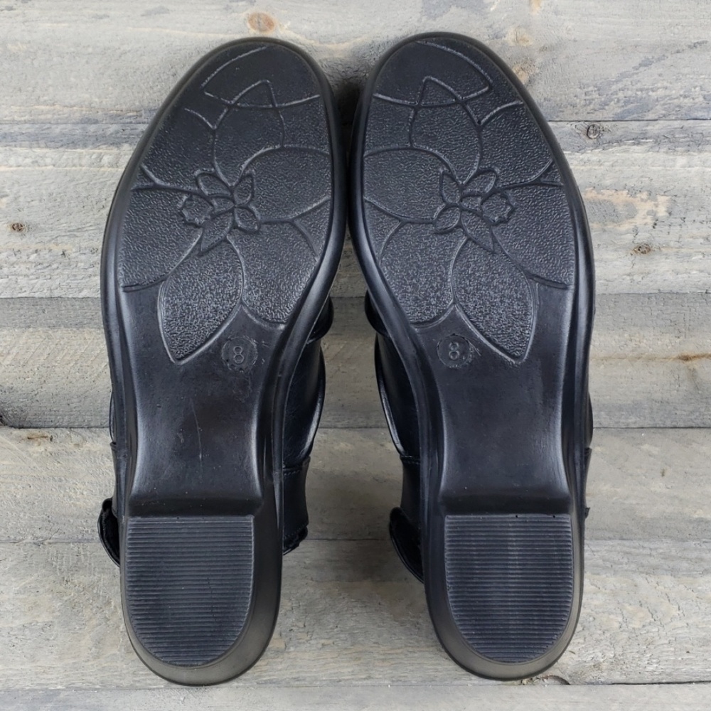 Women's Easy Street Slingback Pleated Comfort Shoe - Picture 5 of 7